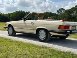 
										1986 Mercedes-Benz SL-Class 560 SL full									