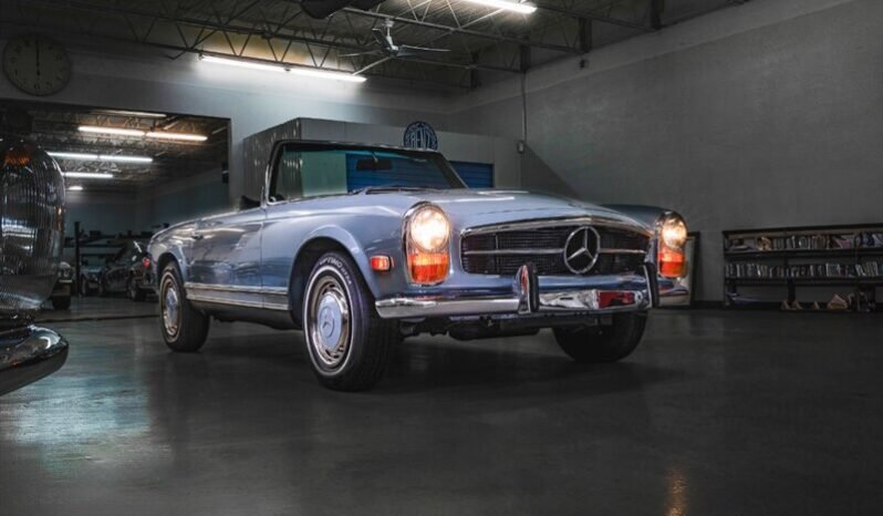 
								1971 Mercedes-Benz 200-Series SL full									