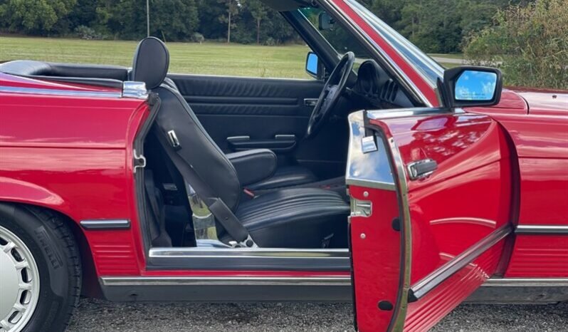 
								1986 Mercedes-Benz SL-Class 560-Class 560 SL full									