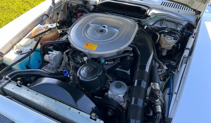 
								1987 Mercedes-Benz SL-Class 560-Class 560 SL full									