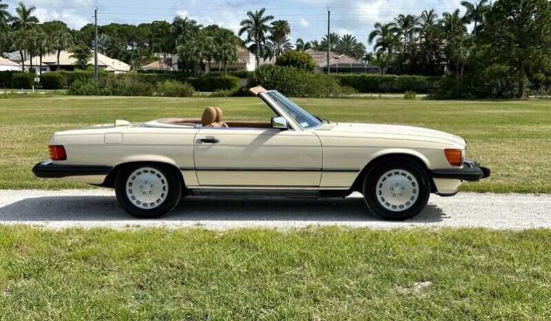 
								1986 Mercedes-Benz SL-Class 560 SL full									