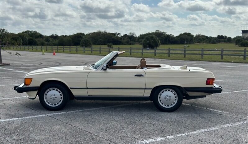 
								1987 Mercedes-Benz SL-Class 560 SL full									