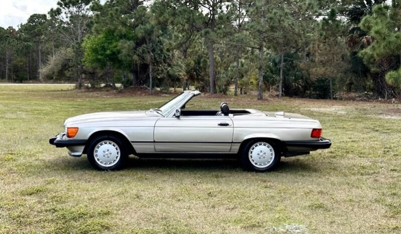 
								1987 Mercedes-Benz SL-Class 560 SL full									