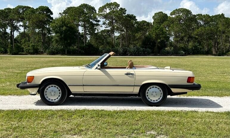 
								1986 Mercedes-Benz SL-Class 560 SL full									