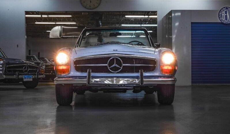 
								1971 Mercedes-Benz 200-Series SL full									