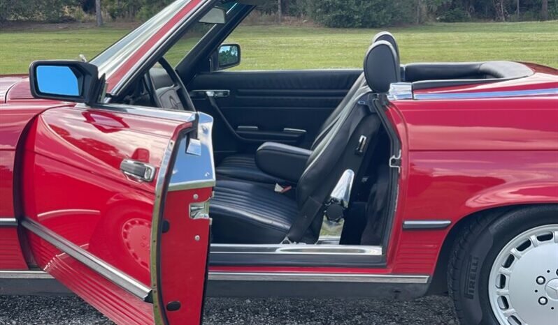 
								1986 Mercedes-Benz SL-Class 560-Class 560 SL full									