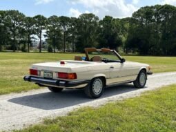 
										1986 Mercedes-Benz SL-Class 560 SL full									