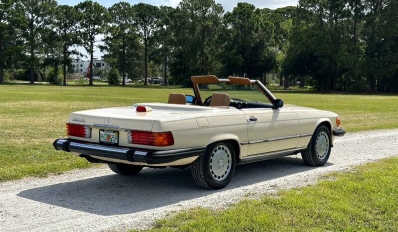 
								1986 Mercedes-Benz SL-Class 560 SL full									