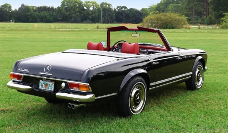 
								1971 Mercedes-Benz 200-Series SL full									