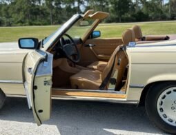 
										1986 Mercedes-Benz SL-Class 560 SL full									