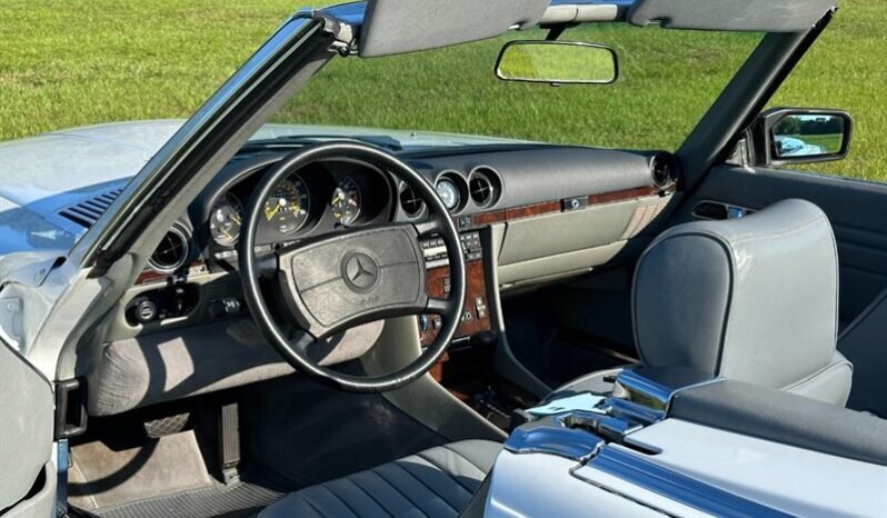 
								1987 Mercedes-Benz SL-Class 560-Class 560 SL full									