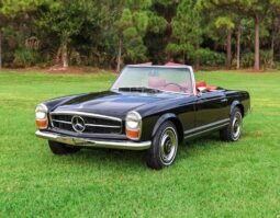 
										1971 Mercedes-Benz 200-Series SL full									