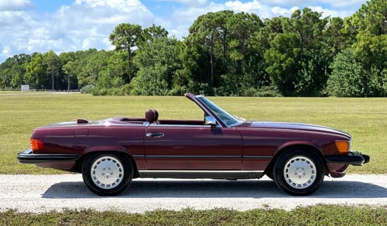 
								1987 Mercedes-Benz SL-Class 560-Class 560 SL full									