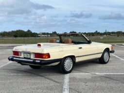 
										1987 Mercedes-Benz SL-Class 560 SL full									