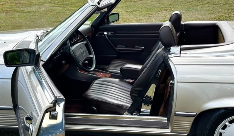 
								1987 Mercedes-Benz SL-Class 560 SL full									